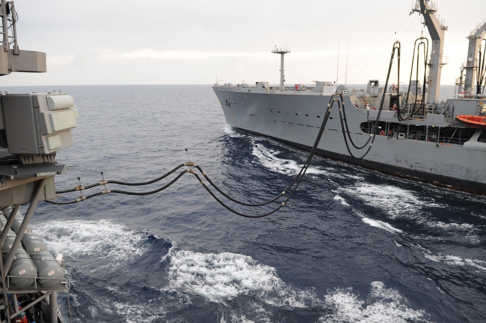 DVIDS - Images - Refueling at sea [Image 3 of 7]