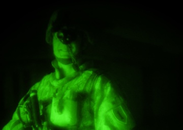 Patrol in Mahmudiyah, Iraq