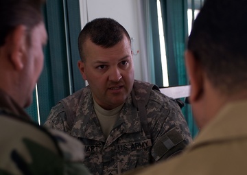 Iraqi Department of Border Enforcement agents learn basic first aid