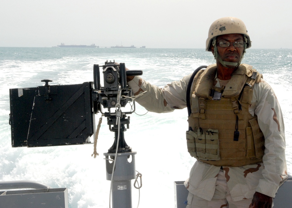 Coast Guard patrols, guards Khawr Al Amaya Oil Platform, Al Basra Oil Terminal