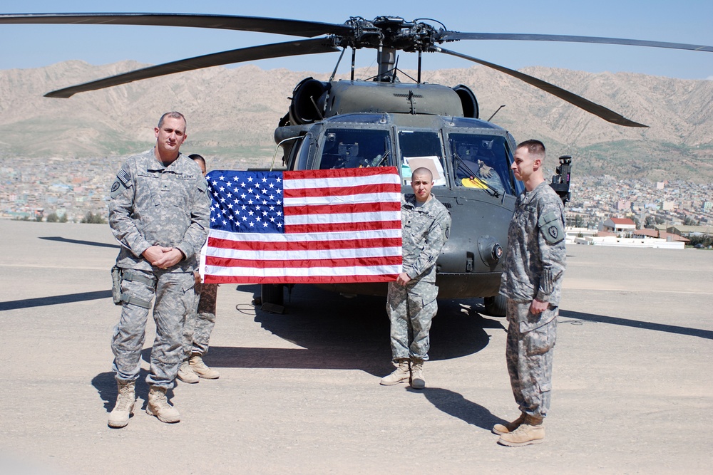 25th Infantry Division Soldier Reenlists on Battlefield