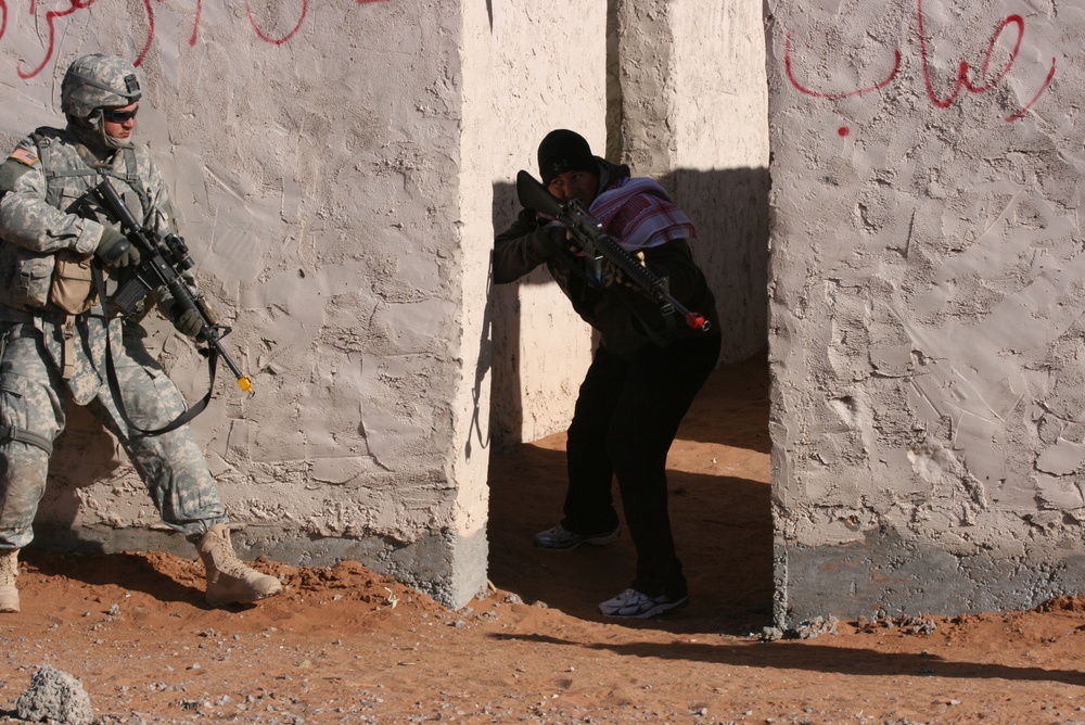 Wisconsin Guardsmen Train Urban Ops, Put 'face to the Fight'
