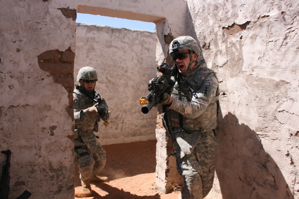Wisconsin Guardsmen Train Urban Ops, Put 'face to the Fight'