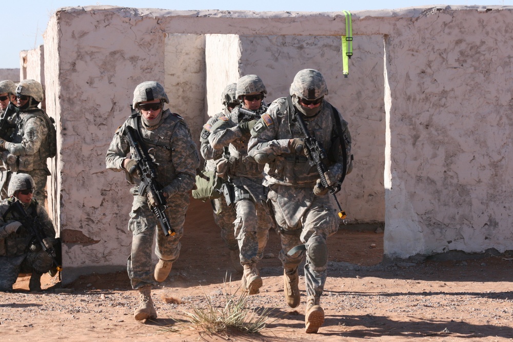 Wisconsin Guardsmen Train Urban Ops, Put 'face to the Fight'