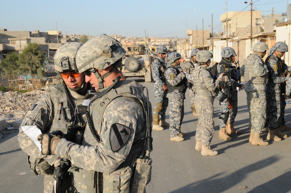 DVIDS - Images - Patrol in Mosul [Image 2 of 9]