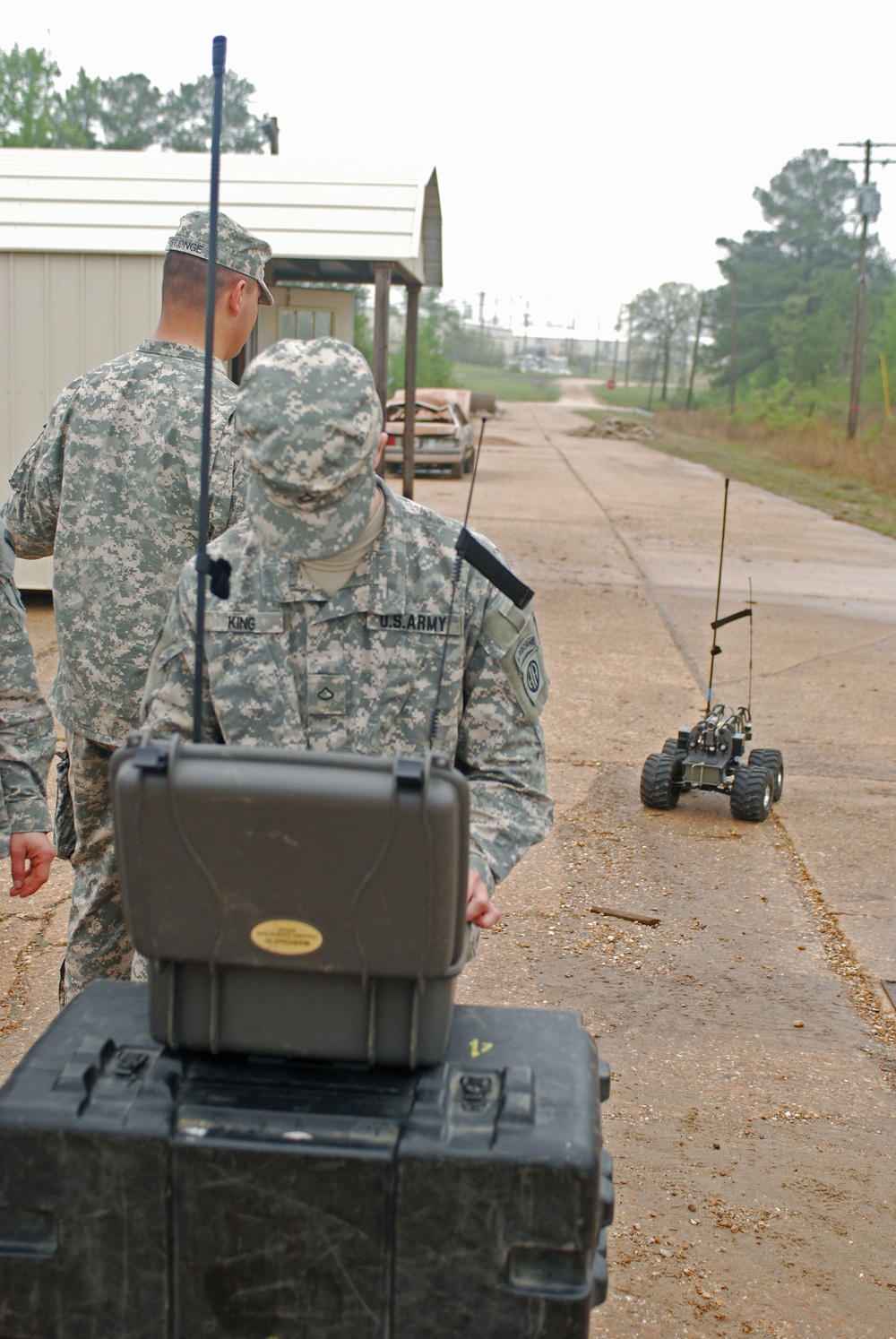 Paratroopers Train on Operating the MARCbot IV