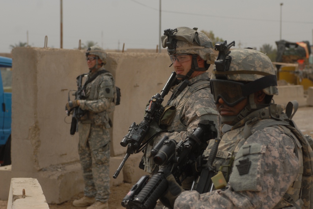Patrol in Abu Ghraib