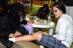 Troops Explore Qatar Traditions During 'Arabian Nights'