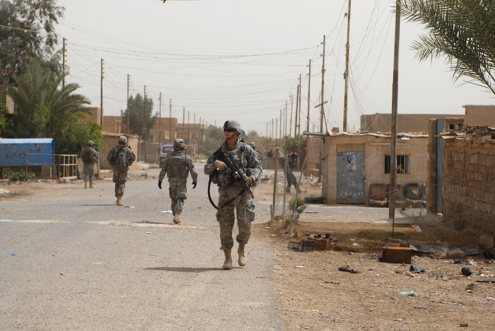 Patrol in Abu Graib, Iraq