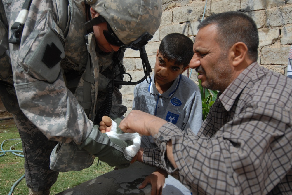 Patrol in Abu Graib, Iraq