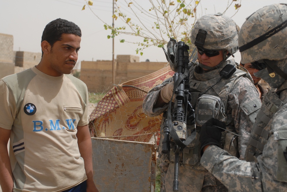 Patrol in Abu Graib, Iraq