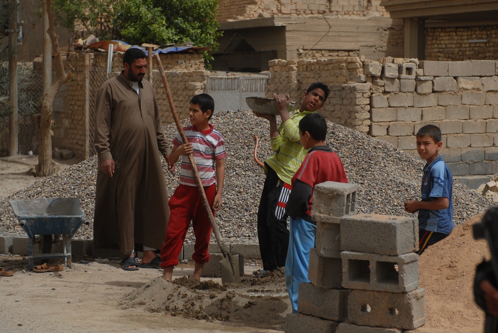 Patrol in Abu Graib, Iraq