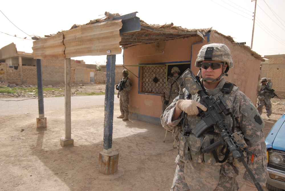 Patrol in Abu Graib, Iraq