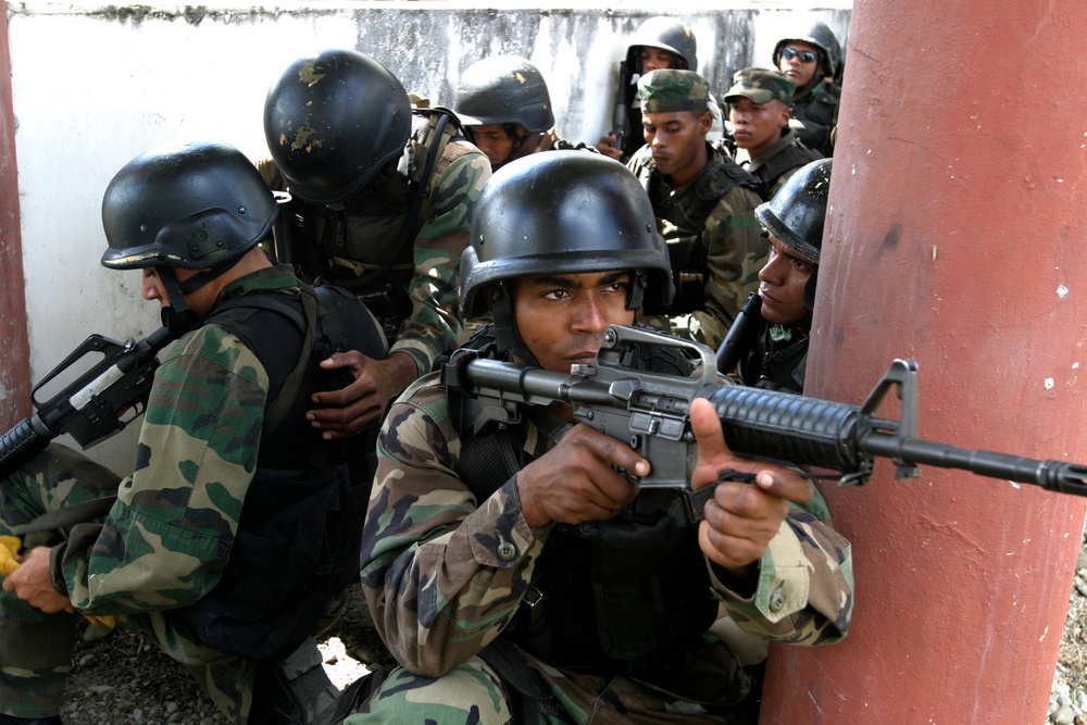 Dominican Republic Commandos Train With U.S. Marines, Improve Regional Security