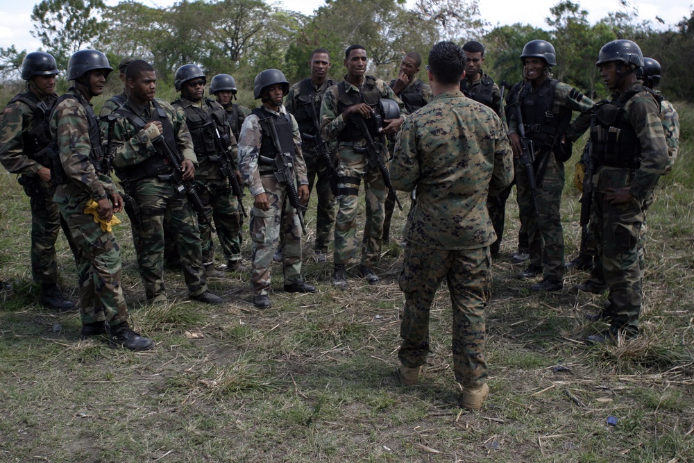 Dominican Republic Commandos Train With U.S. Marines, Improve Regional Security