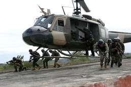 Dominican Republic Commandos Train With U.S. Marines, Improve Regional Security