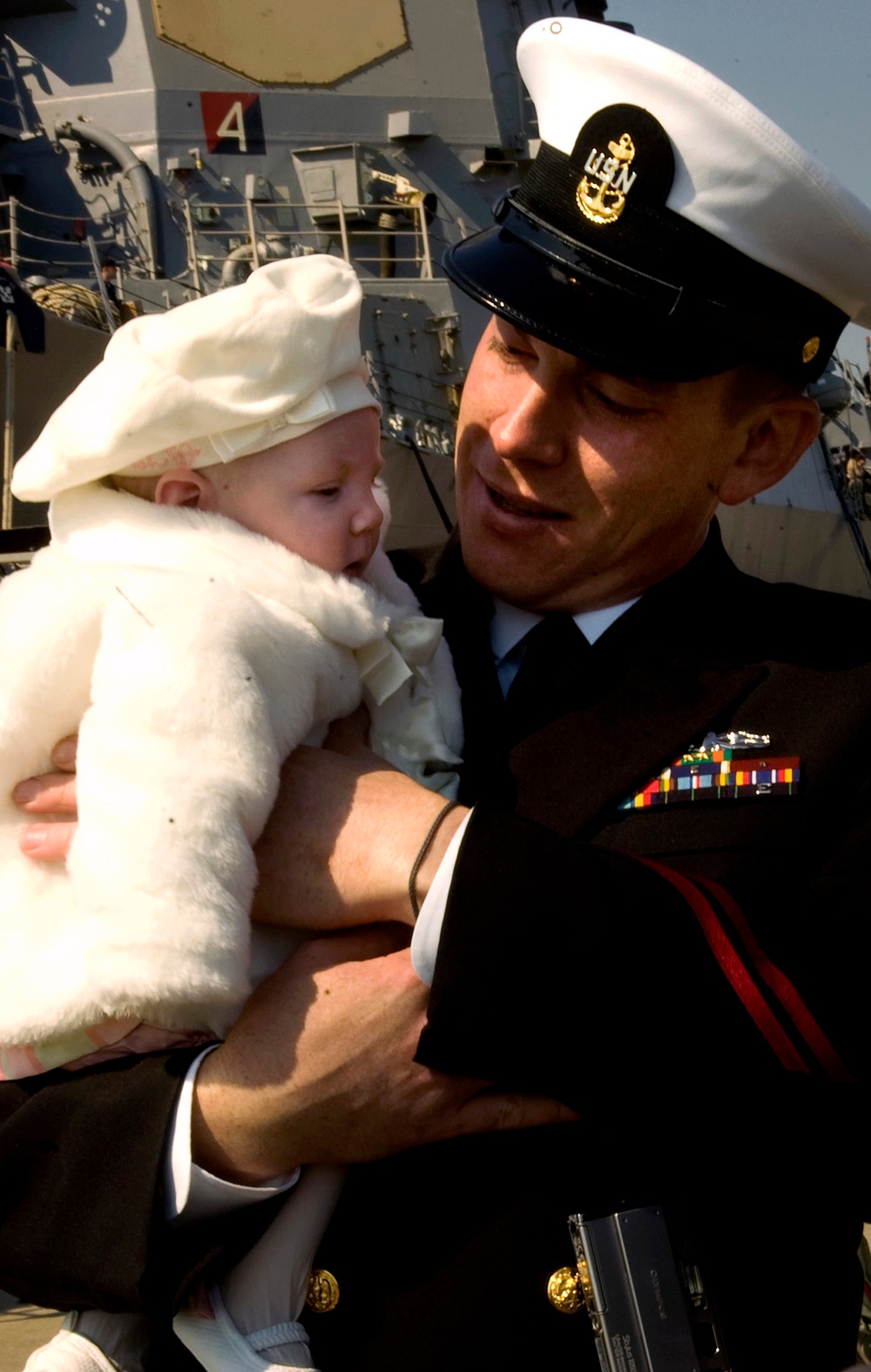 USS Mahan homecoming