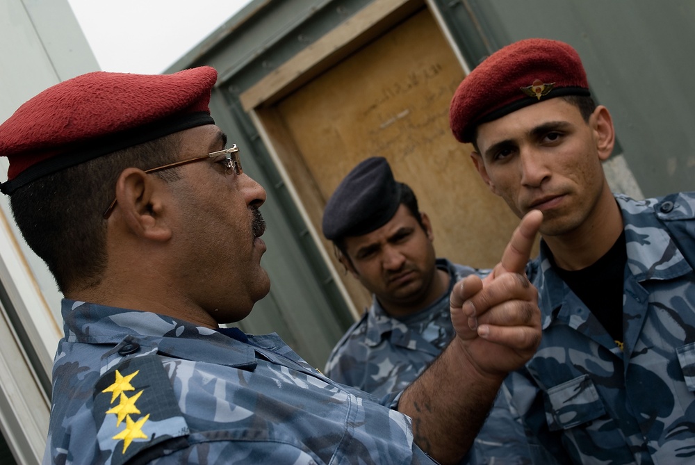 Iraqi police training in Basra