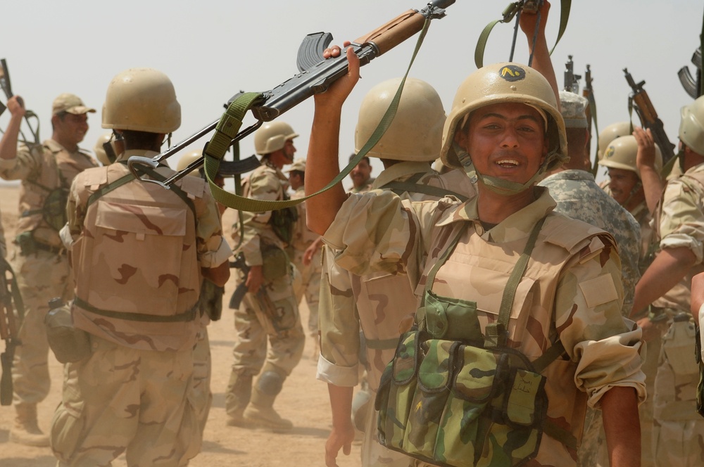 Iraqi army mortar training in Mahmudiyah