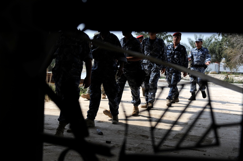 Iraqi police training in Basra