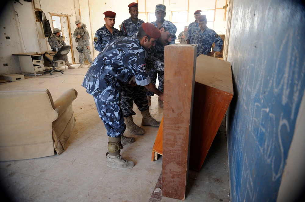 Iraqi police training in Basra