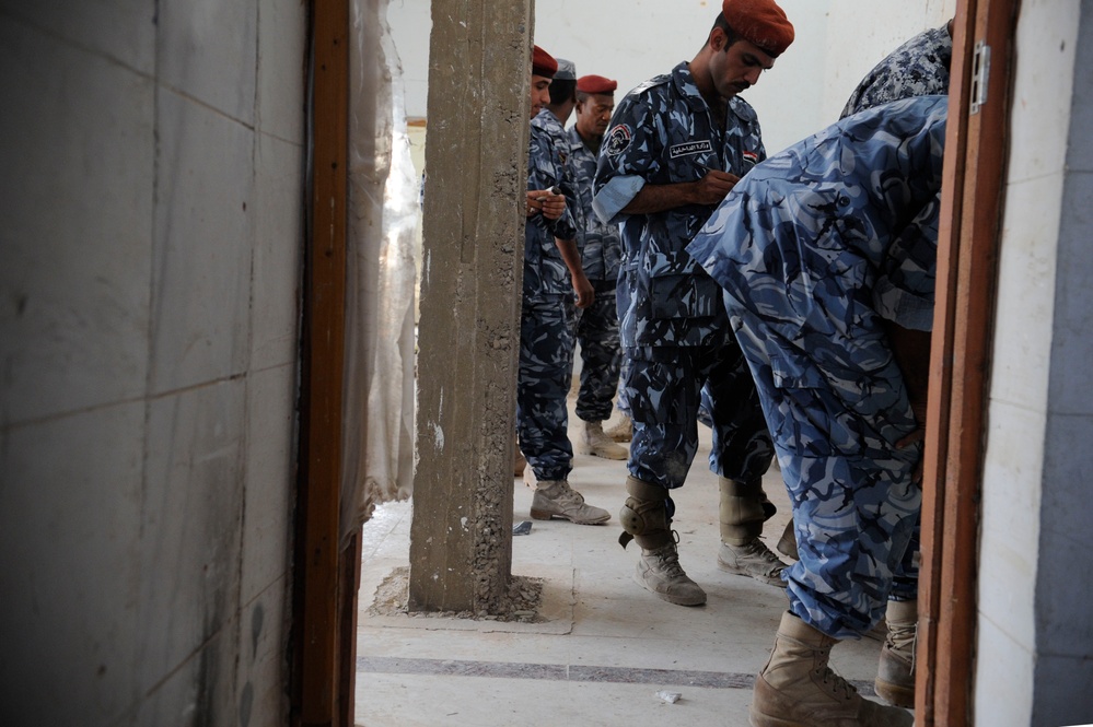 Iraqi police training in Basra