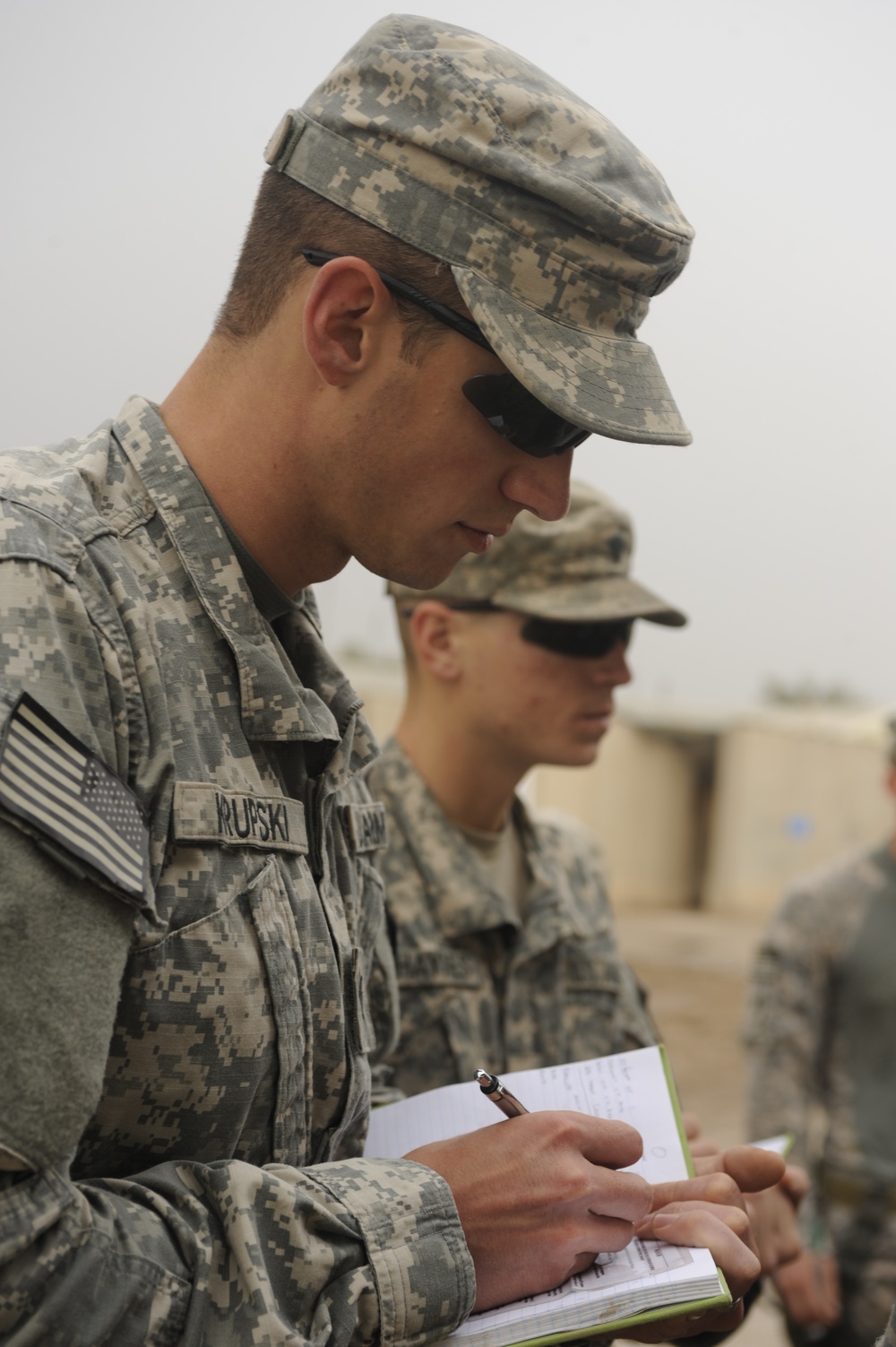 U.S. Soldiers visit Iraqi police stations