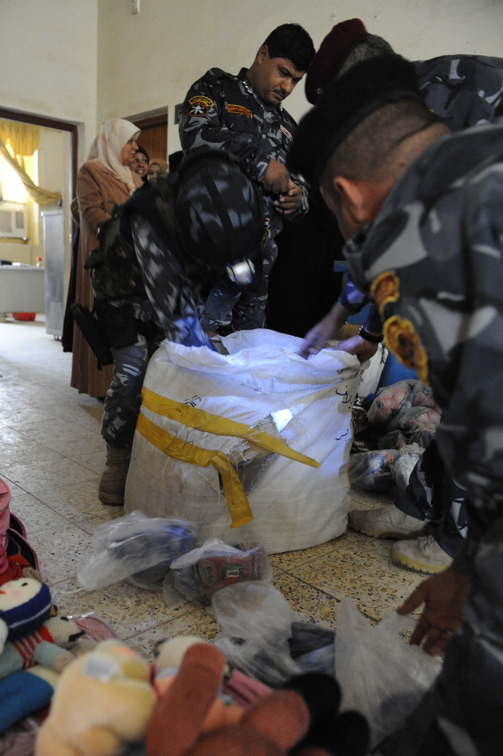 School supply handout in Basra