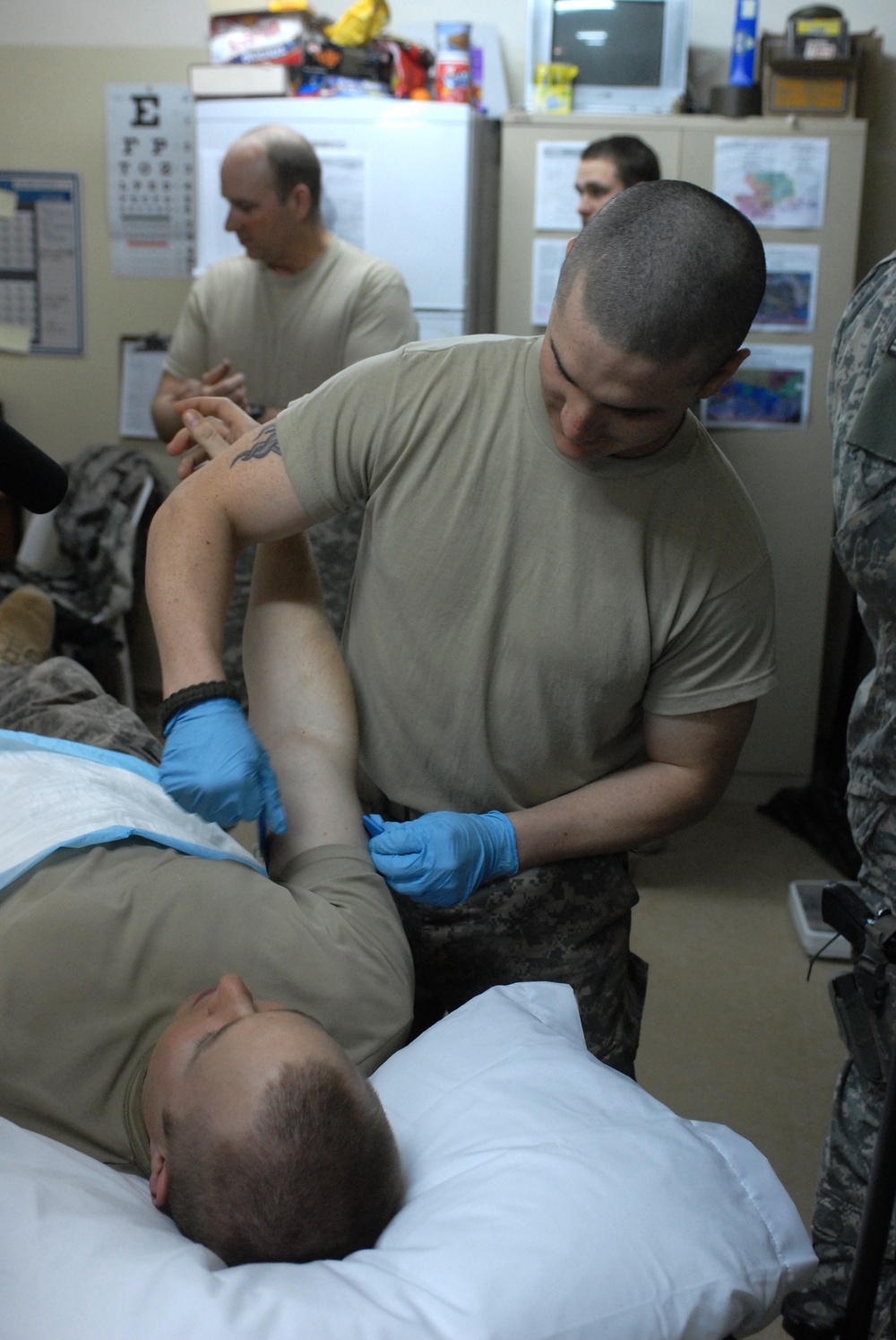 Grenade awareness, first aid training in Abu Ghraib