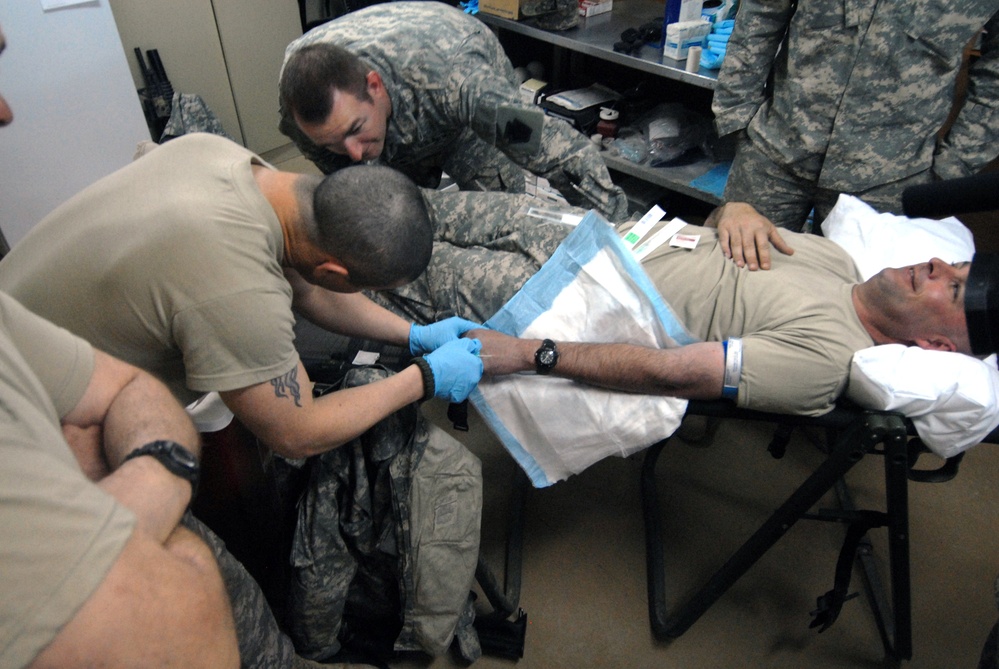 Grenade awareness, first aid training in Abu Ghraib