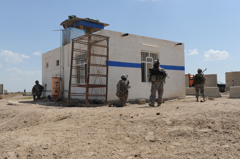 Iraqi police checkpoint visit in Baghdad
