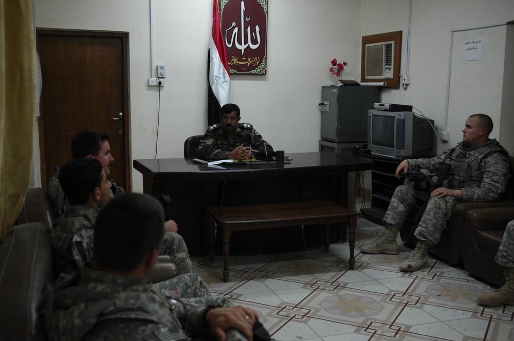 Iraqi police station visit in Al Akahrar