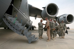 Marine cook keeps landing zone running kitchen-smooth