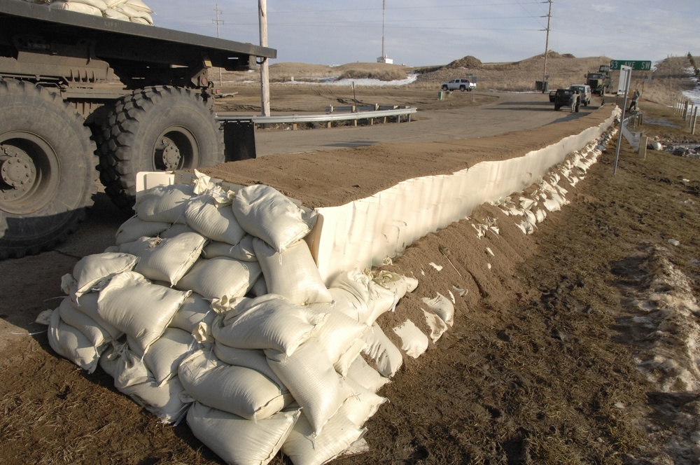 North Dakota National Guard Soldiers help with flooding in Burlington