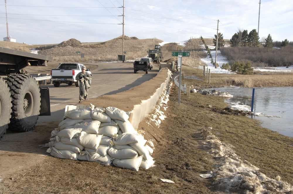 North Dakota National Guard Soldiers help with flooding in Burlington