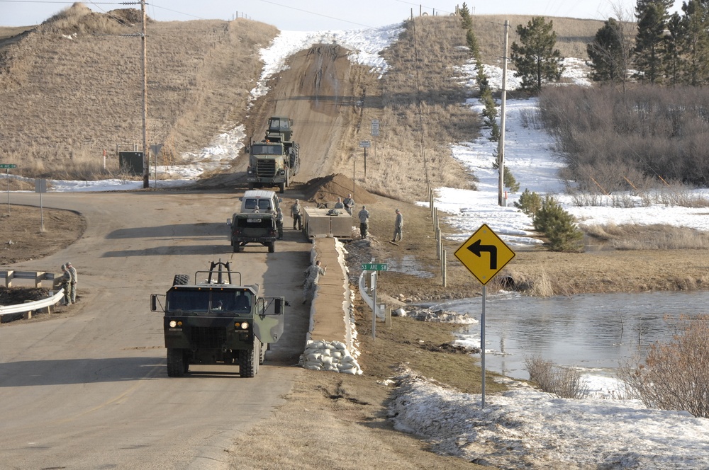 North Dakota National Guard Soldiers help with flooding in Burlington