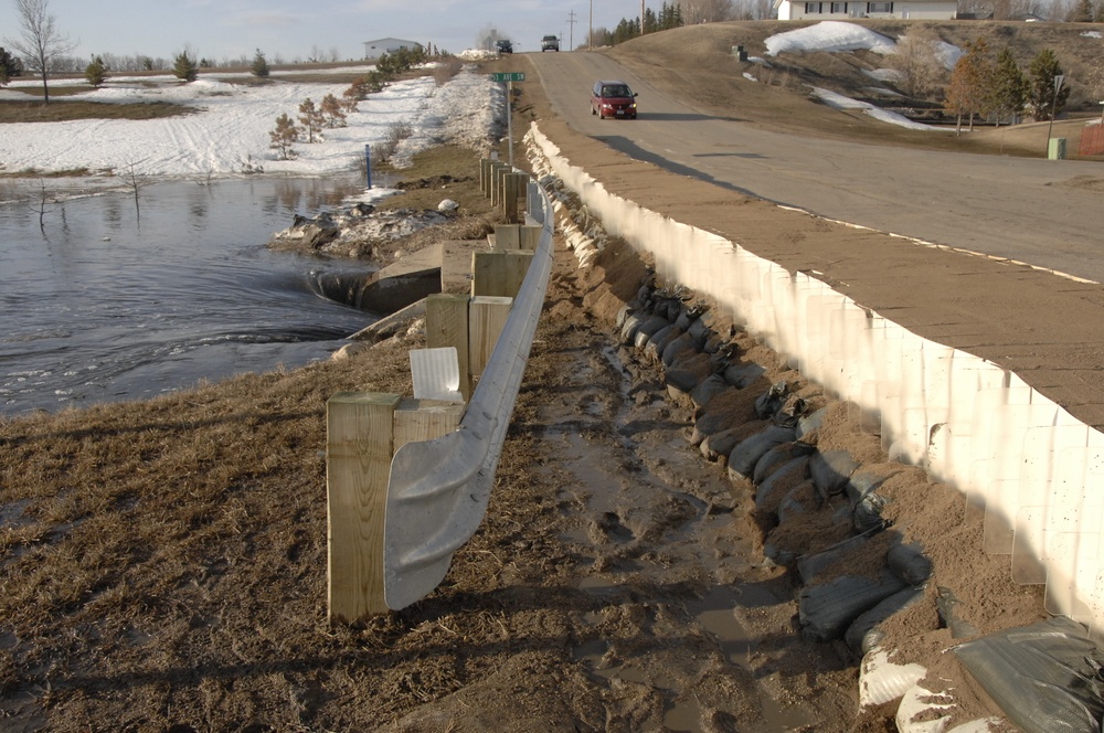 North Dakota National Guard Soldiers help with flooding in Burlington