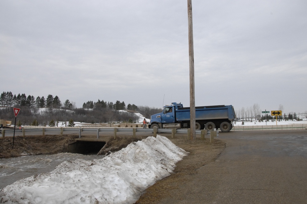 North Dakota National Guard Soldiers help with flooding in Burlington