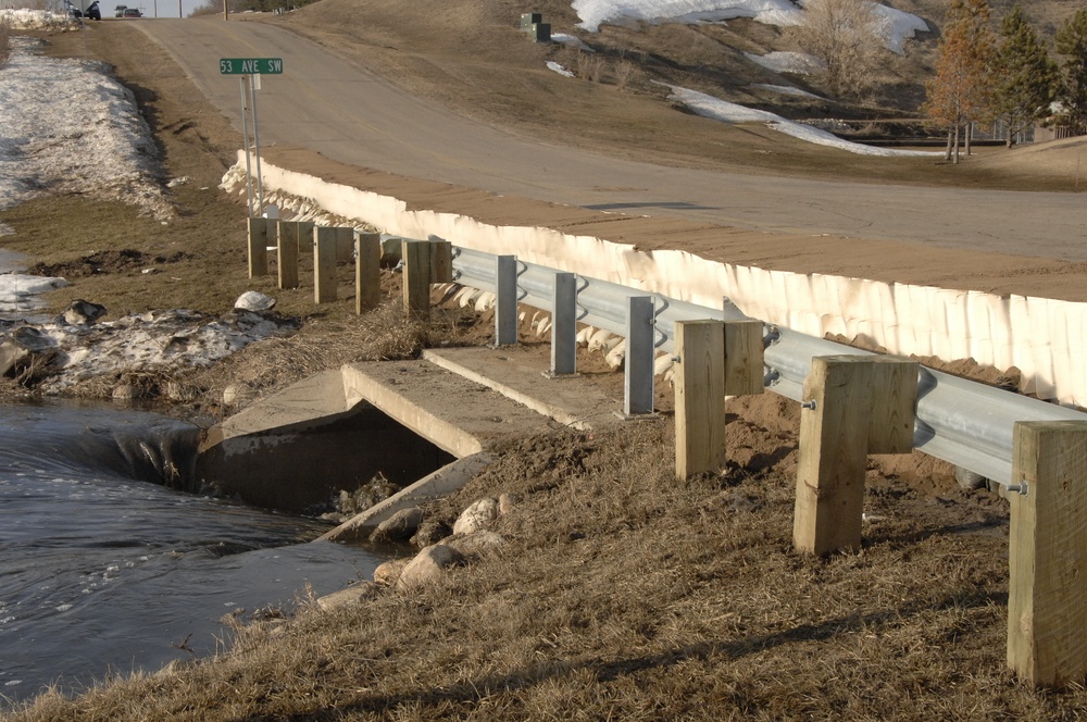 North Dakota National Guard Soldiers help with flooding in Burlington