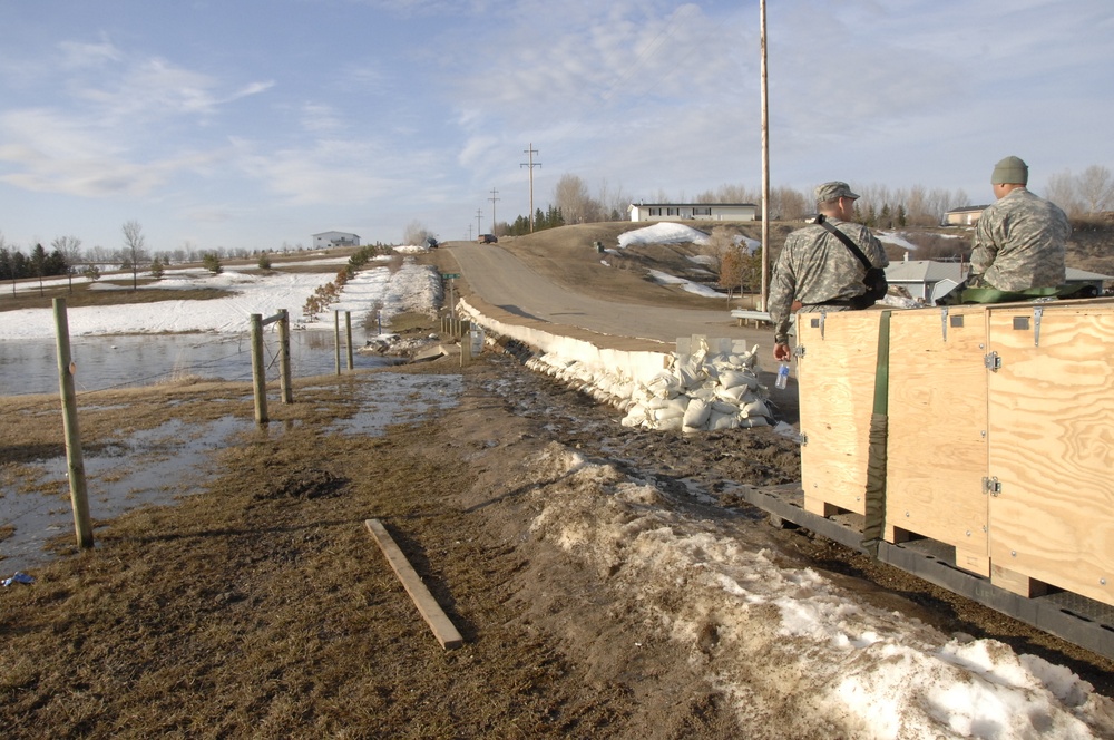 North Dakota National Guard Soldiers help with flooding in Burlington