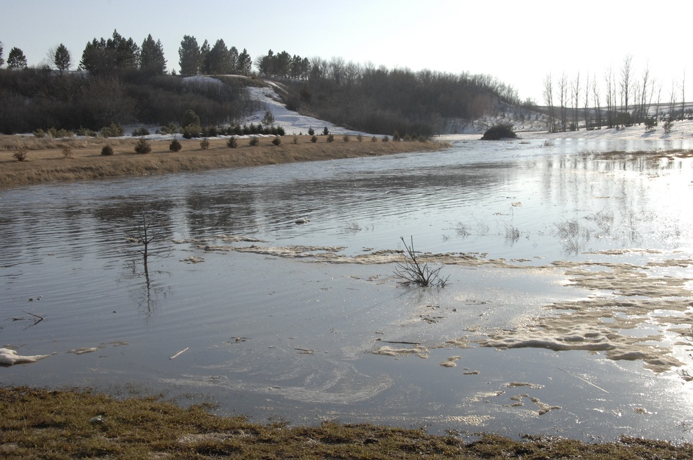 North Dakota National Guard Soldiers help with flooding in Burlington