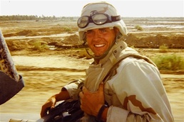 Singer Uses Stage to Bring Attention to Service members' Sacrifices