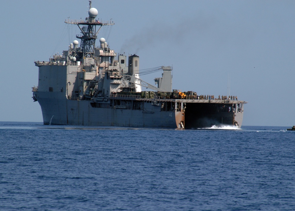 USS Tortuga Participates in Balikatan 2009