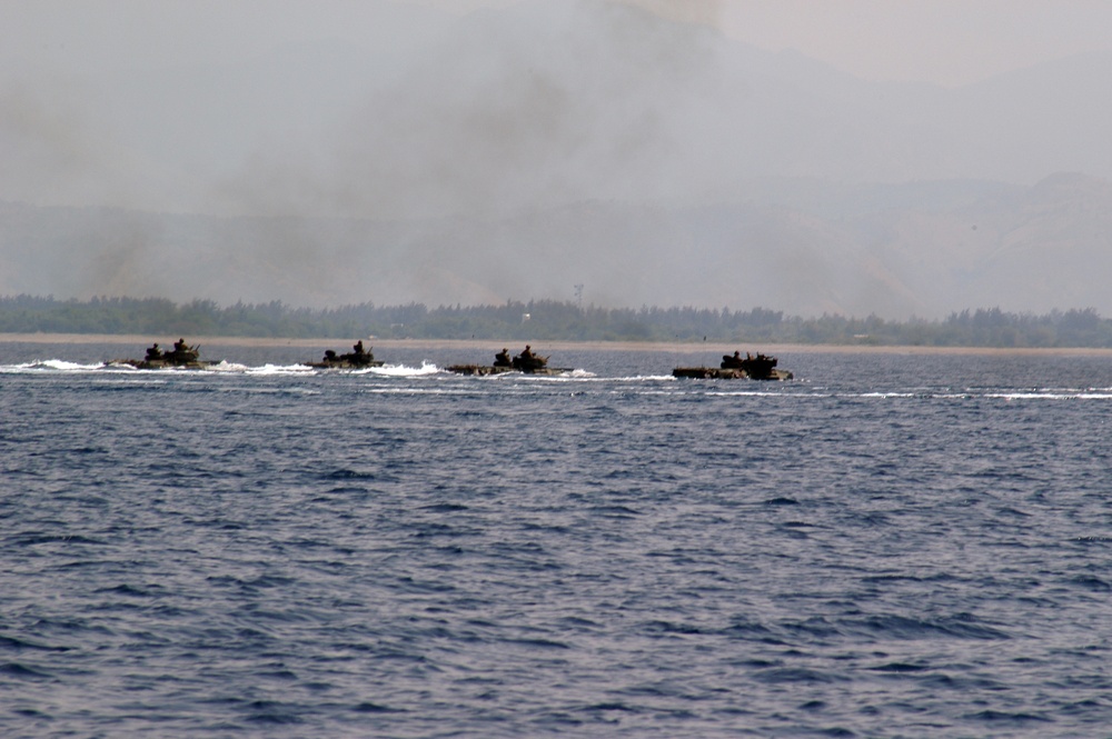 USS Tortuga Participates in Balikatan 2009