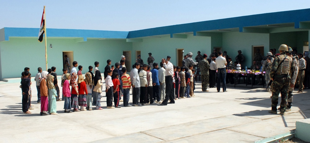 Iraqi Government opens new school in Diwaniyah