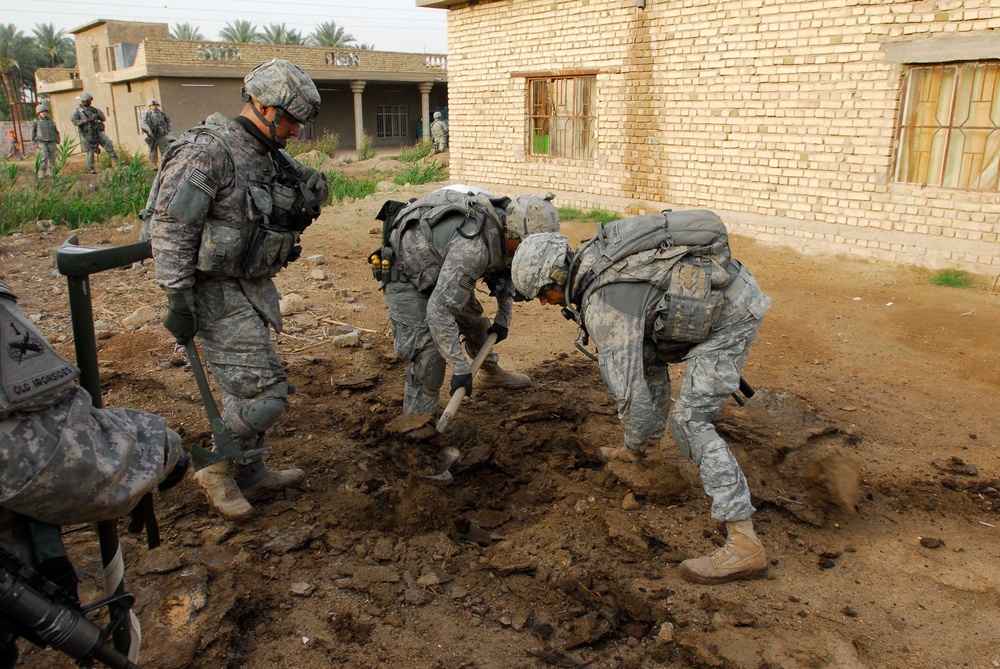 Multi-National Division-Baghdad Soldiers and 17th Iraqi Army Division Conduct Operation Bein Al-Nahrein
