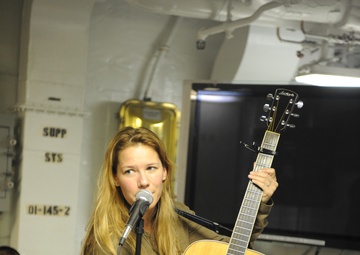 Country Tonite Performs Live for Eisenhower Sailors