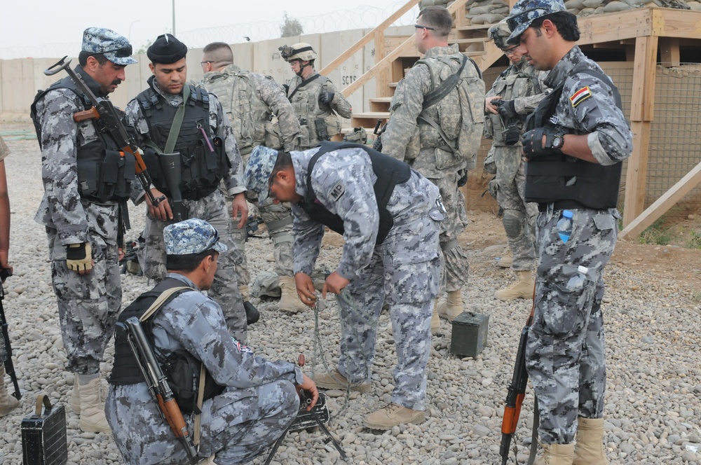 Joint dismounted patrol in Samarra