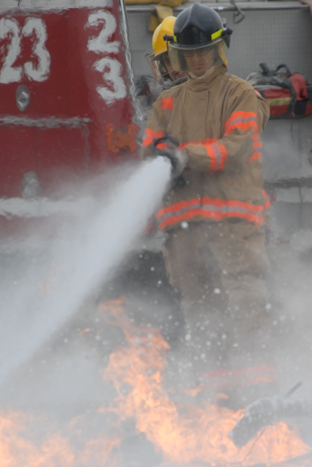 Trimax; Arctic Eagle Soldiers Freeze Fire With Their Cool Training