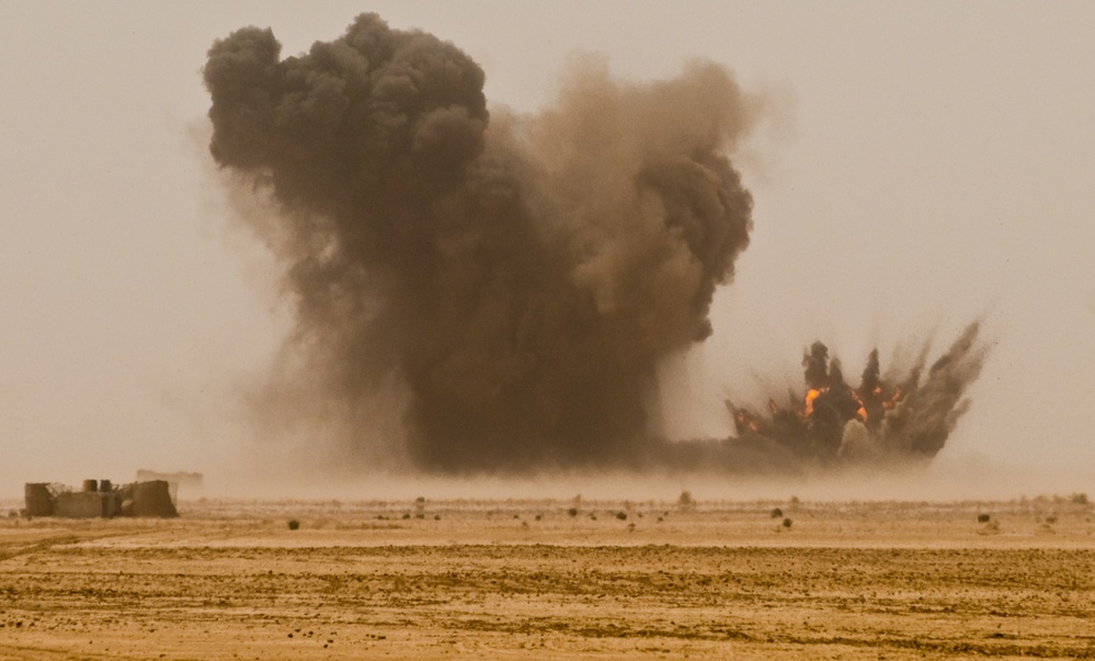 Iraqis, Long Knives unleash 'Lion's Roar'